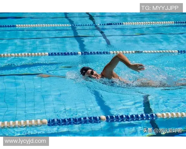 世界级游泳选手转身技术优化对成绩提升的关键作用与影响分析