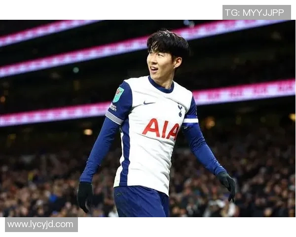 孙兴慜赛场细节镜头曝光引发球迷热议讨论不断